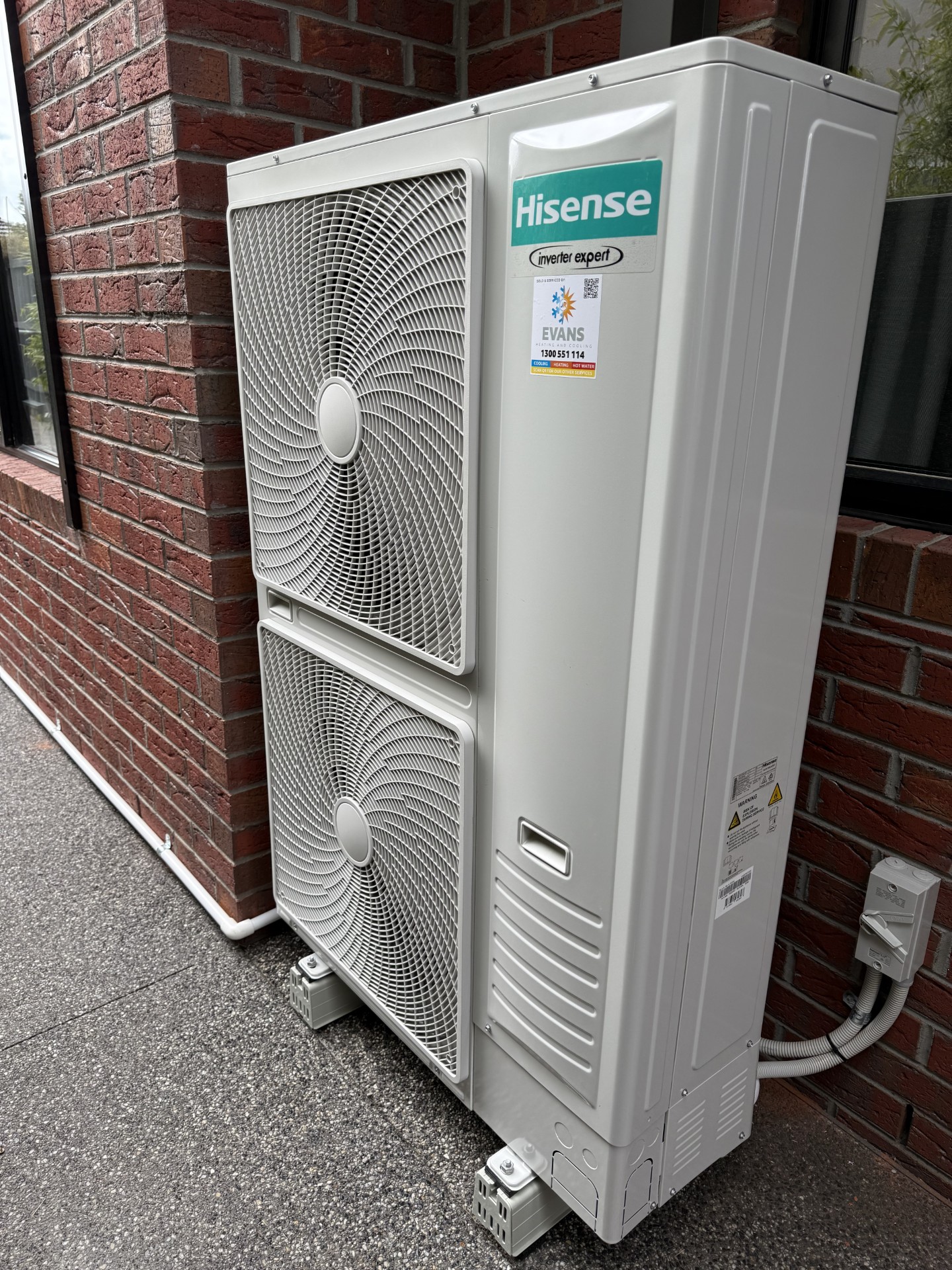 Ducted Reverse Cycle Air Conditioning hillside